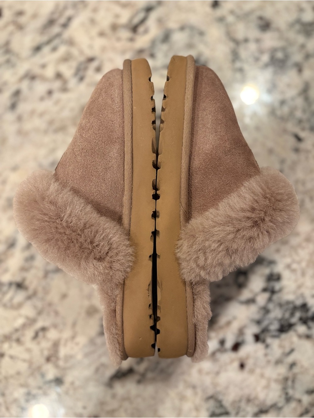 UGG Cozy Slippers Women’s Size 5 Tan Shearling Lined Slip On Slippers - Picture 7 of 9